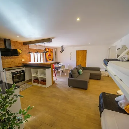 Holiday home Refugio Lux, Piscina Privada & Aircon